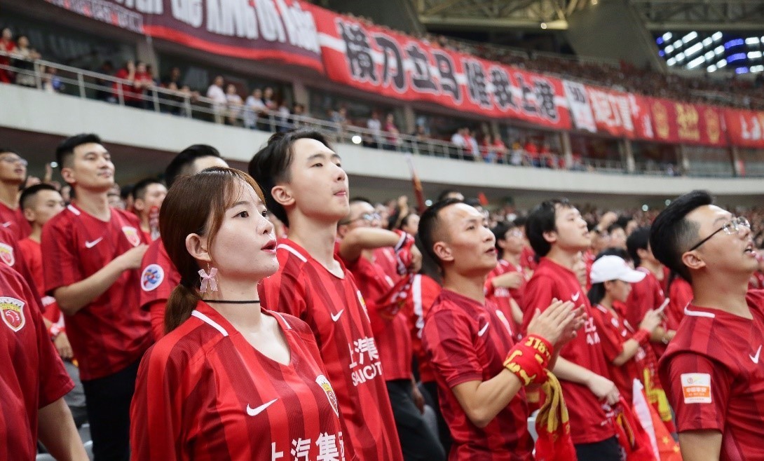 中日对决两国女球迷大不同 中国足球女郎完败日本队