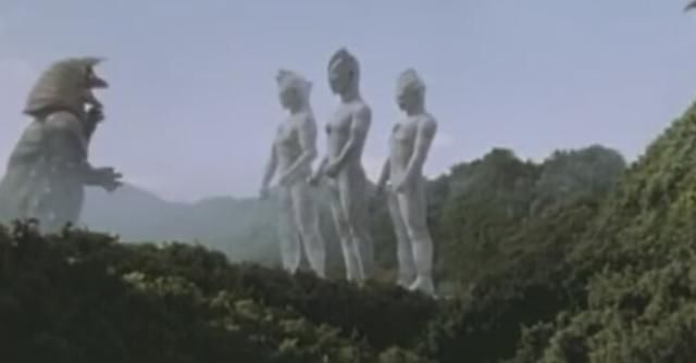 迪迦在动漫中多次变成石像,是因为实力弱还是因为剧情