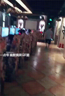 8.发现葬爱家族成员一枚~这发型连耳麦都舍不得戴吧!