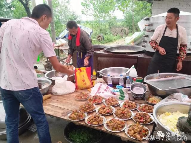 实拍汝南农村坐席喝酒习俗画面