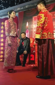 搞笑gif:看到此情此景,你还有什么是不能相信的?
