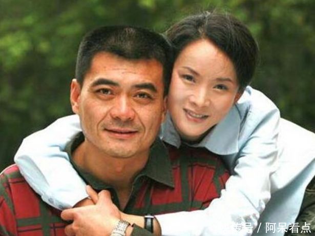 她上春晚后爆红,接着又捧红了丈夫,丈夫红后却换来离婚!