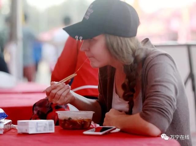 商埠丨济南美食美食飘香龙舟美食老v商埠赛场特色万宁图片
