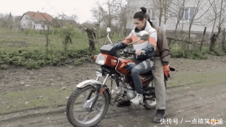 笑话段子:说出来你们可能不信,坐在软椅上的是我们的辅导员