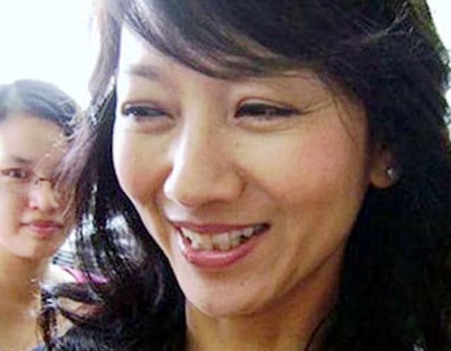 杨丽萍卸妆后打80分,刘晓庆卸妆后打30分,赵雅芝我给0