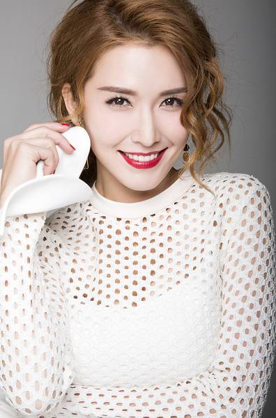 徐洁儿烈焰红唇演绎股市女神 谁不想和叶琪谈恋爱?