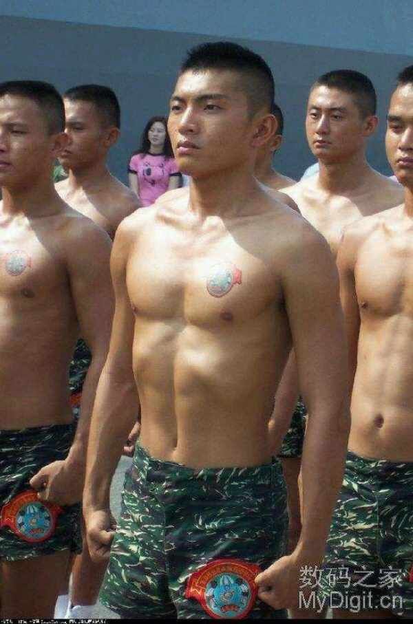 世界军人体型对比:中国军队算是最帅气的队伍