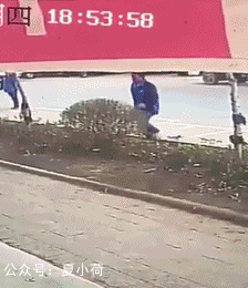 ▼看着情况,新郎恐怕还得结一次婚吧!