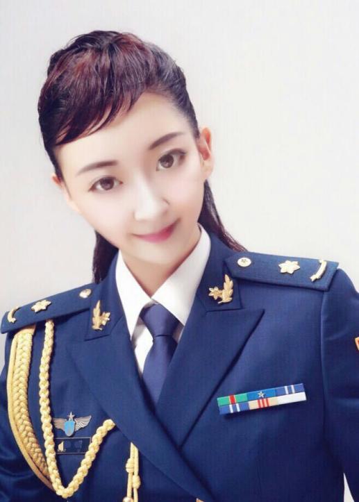 职业总政歌舞团演员 毕业院校中国人民解放军艺术学院 工作单位中央