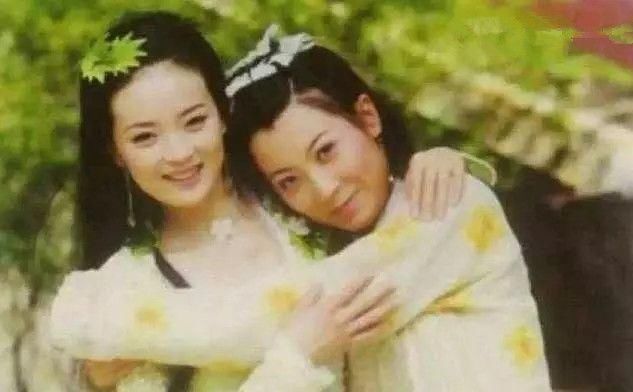 是由牛莉和张庭主演,也是一部喜剧古装剧,而且还有帅气美貌的焦恩俊