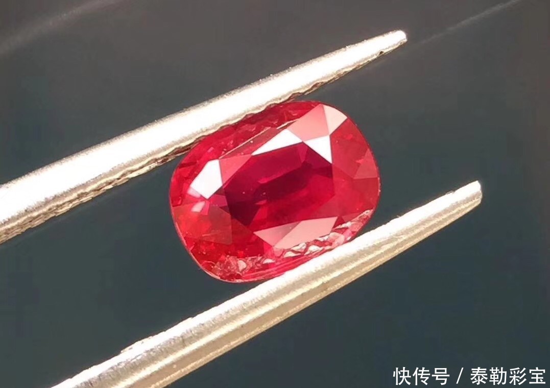 在红宝石颜色的分级体系中,依次分为:鸽血红(pigeon  红宝石之所以从