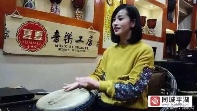 丽江鼓手夏夏因为一段我的小宝贝视频而红遍网络,网友们还专门找了夏图片