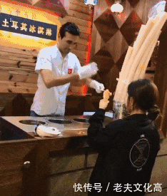 土耳其小哥:卧槽,在中国卖冰淇淋居然还有生命危险!