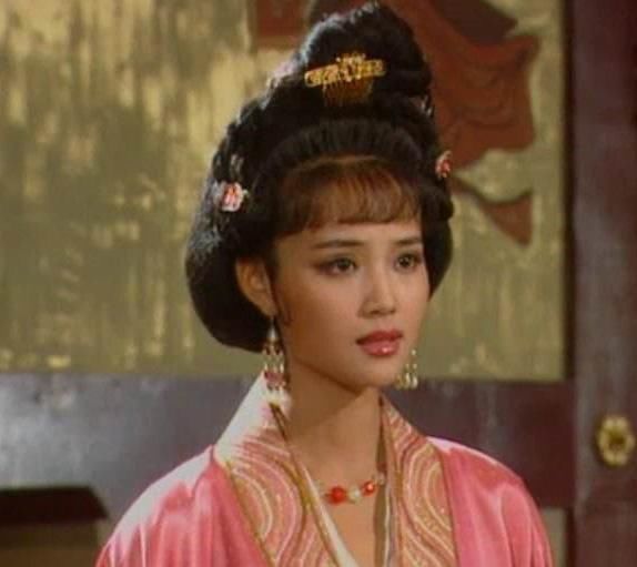 小说甄嬛传里最被忽略的人物就是甄嬛的二妹甄玉姚,她