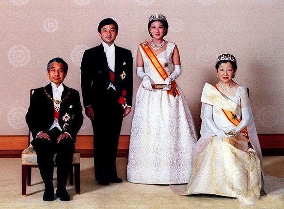 日本天皇祖孙3代,婚姻都是惊人的相似