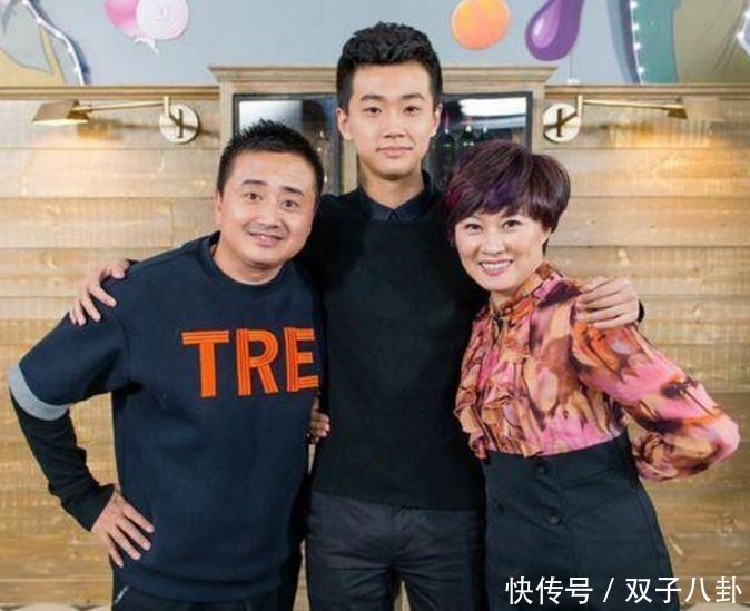 唐鉴军和王小华:在《乡村爱情》里两人饰演一对亲家,没想到戏外的