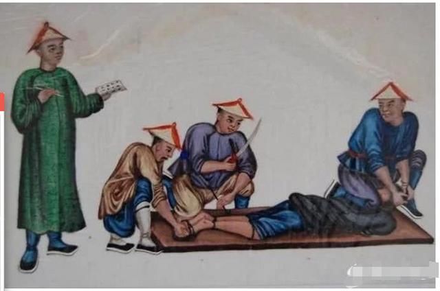 古代被判腰斩之人,为何却要笑着贿赂刽子手?原因竟这么残忍!