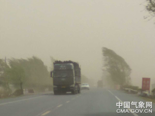 北方多地出现大风沙尘天气