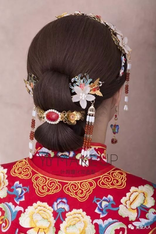 中式新娘发型这样做,婚礼必备的秀禾造型!