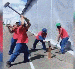 搞笑gif:我滴哥,你这是踩着风火轮了么,这么历害