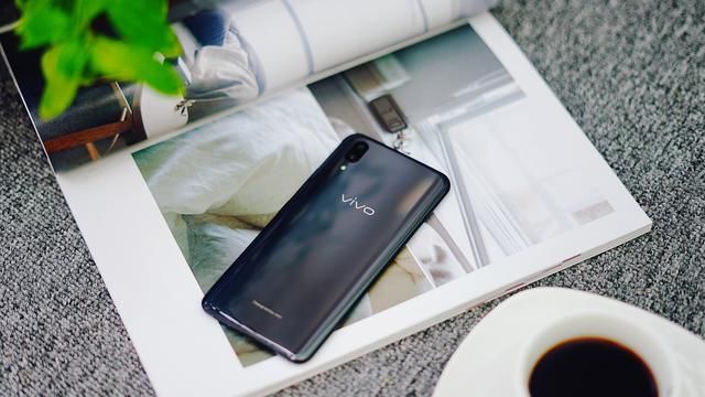 vivox21参数屏幕,vivox21参数详细参数 vivo x21屏幕指纹版就诠释了两个字