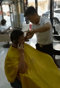 大王爆笑gif趣图:怎么发现不是亲生的了?