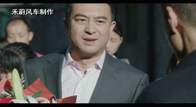 不过,张嘉译咬牙切齿的劲头,还是非常明显.