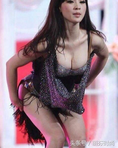 杨幂露腿不够露腿根,却都败给"露屁股"的柳岩,网友:流