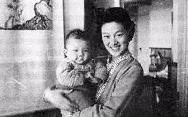 洪晃家三代人的故事,串起来几乎是一部近代史了