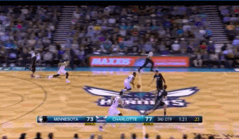 gif-沃克表现惊人 豪取34 7 6终结比赛