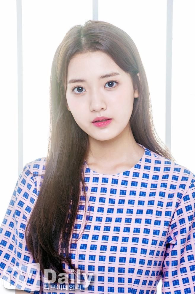 韩国最美00后女星长残了!18岁郑多彬脸肿 灵动气质不见