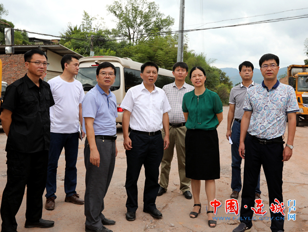 8月9日,连城县委书记钟勇强,县委副书记,县长吕素梅,专题调研中心城区