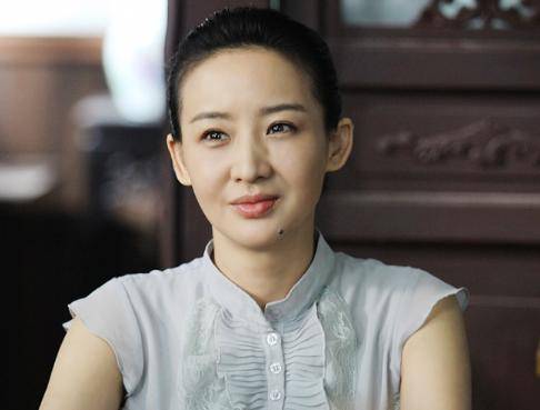 买红妹与孙楠离婚之后,与帅哥胡须猛男在一起.