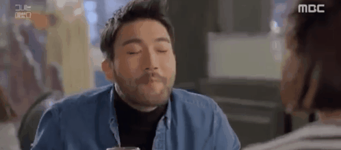 最新一期内涵爆笑动图 美女谈生意的套路,无往不利!