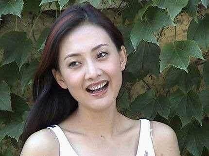 牛莉再次证明整容影响戏路,《美好生活》演出轨妻子太