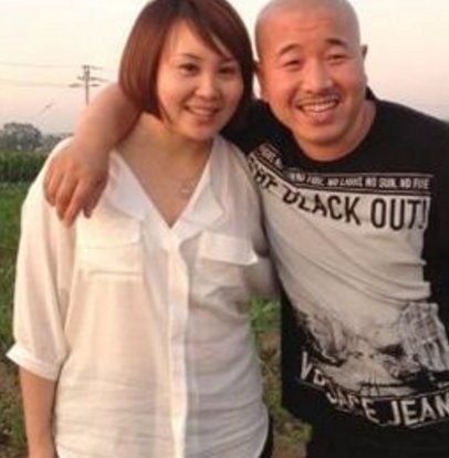 47岁"刘能"王小利的小11岁妻子李琳近照