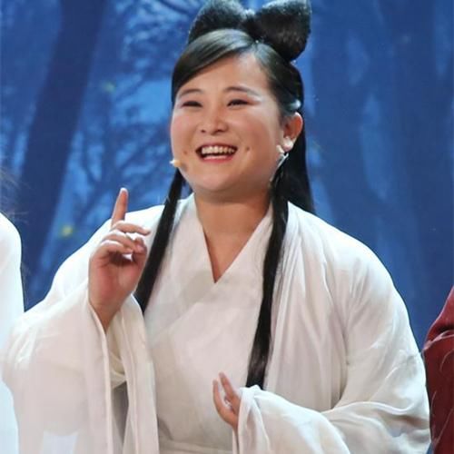 喜剧女神转行"当官"?这样的贾玲你还认识吗