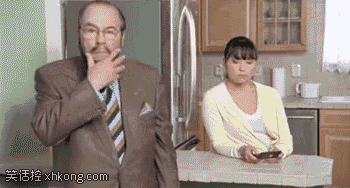 图文笑话:这套情侣装一出现,其他情侣装都弱爆了!不服