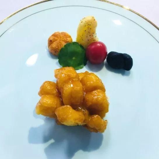 孔府焦溜鱼,银鳕鱼肉剞成荔枝花刀