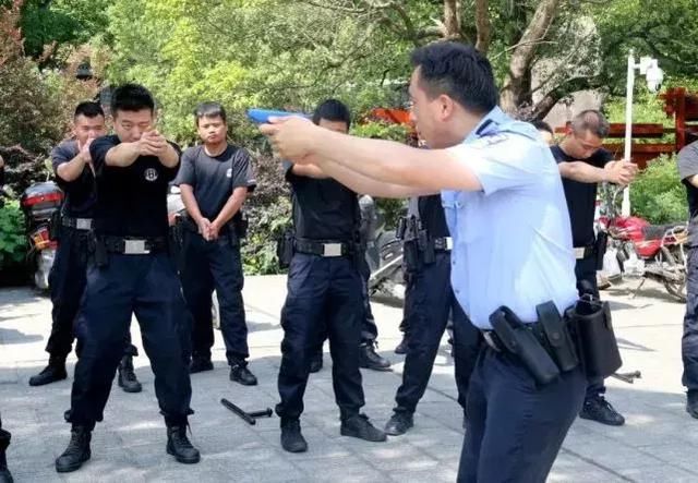 辅警严格培训,很累很快乐!