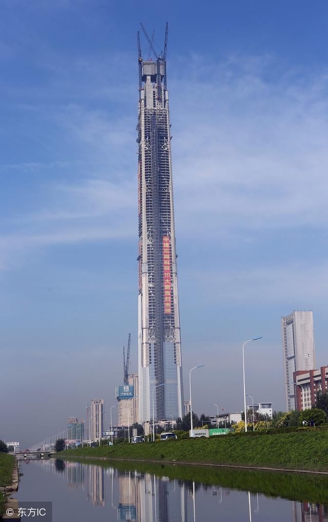 中国5462亿米大厦图片,10000米摩天大楼 00米建造状态:在建地点:武汉 中国高楼排名第三 高楼名称:高银117大厦