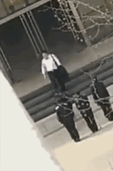 gif 看看新闻knews记者致电该学院,宣传部负责老师表示,事件的确是该