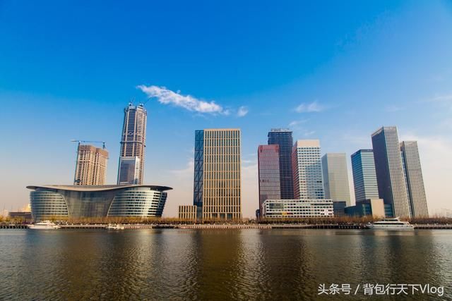 滨海新区位于天津东部沿海地区,环渤海经济圈的中心地带,总面积2270