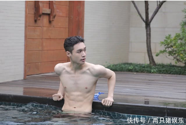 王源游泳,吴亦凡游泳,张艺兴游泳,都没有他会撩人!