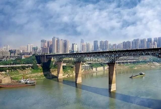 注意 作为重庆历史最悠久的主城大桥 牛角沱嘉陵江大桥迎来史上最大