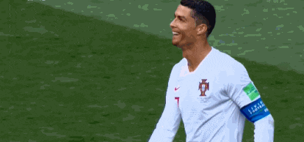 c罗世界杯再度上演假摔 网友:这场演技