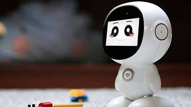 未来教育机器人为先:市场空间高达3000亿
