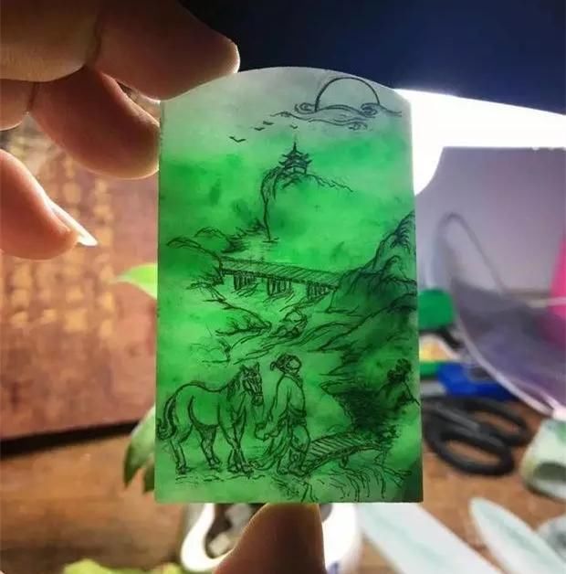 满色片料,色很艳,细腻无裂,雕刻师傅设计的是一人牵马到此奔波多年