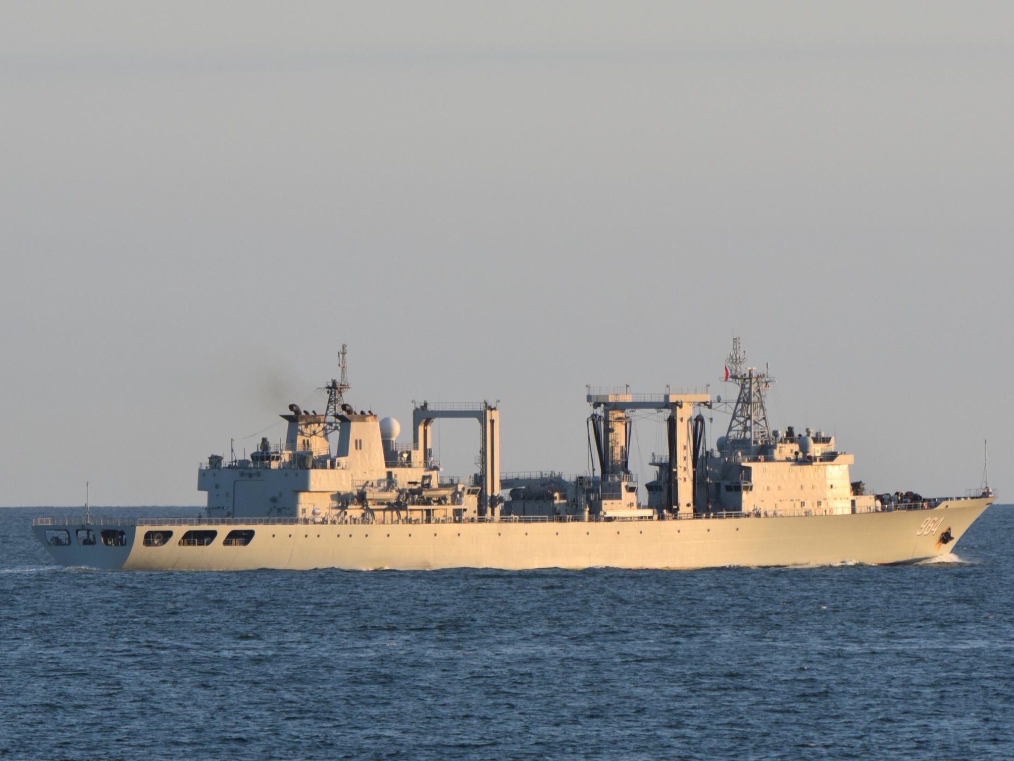 中国海军571舰运城号