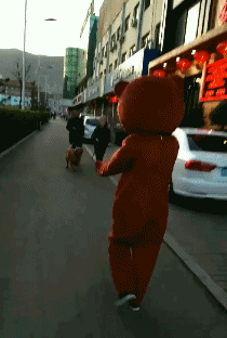 搞笑gif:妹子这身材无敌了,公司的擦玻璃业务你就承包